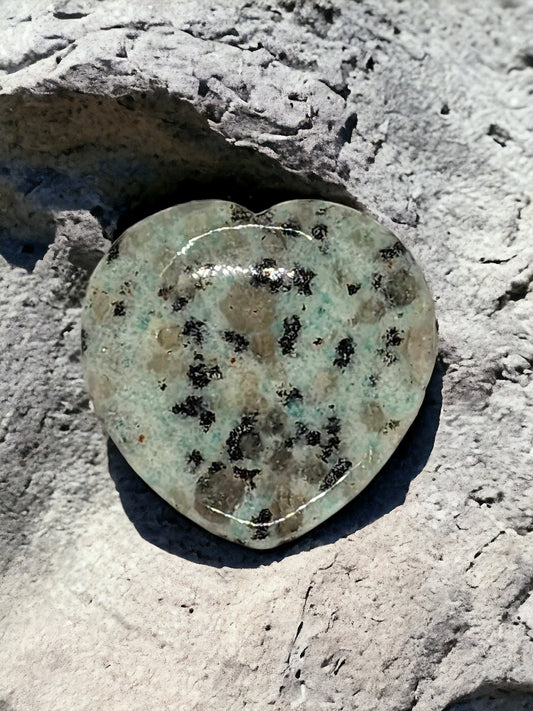 Kiwi Jasper Heart Thumb Stone