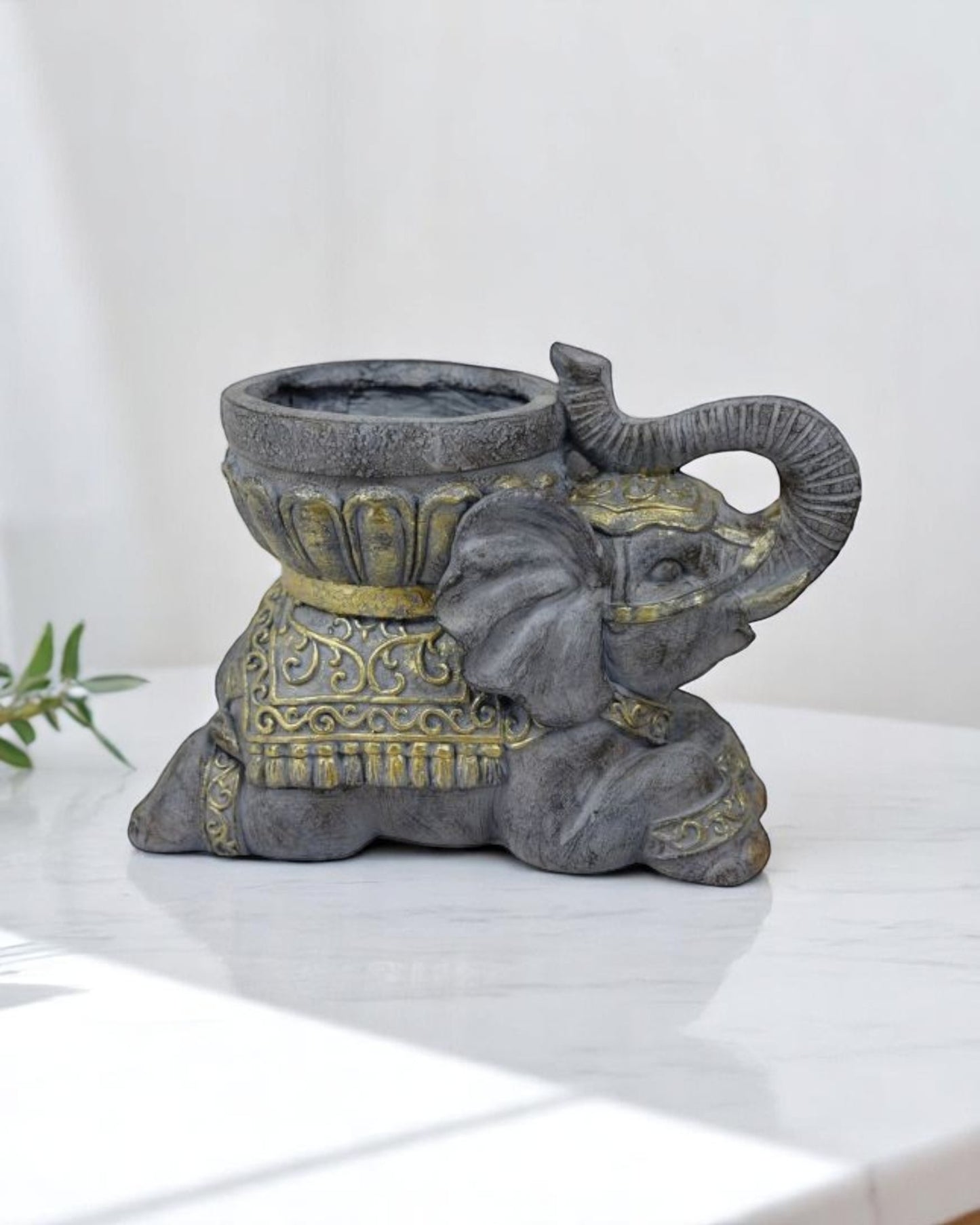 Garden Elephant Pot Holder