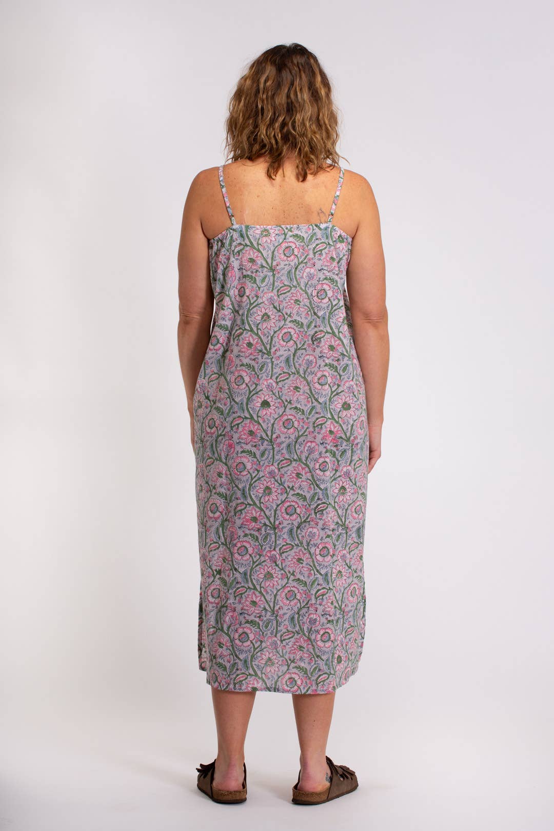 HAND BLOCKED PRINTED COTTON SLIP DRESS: Grey/Pink / S/M