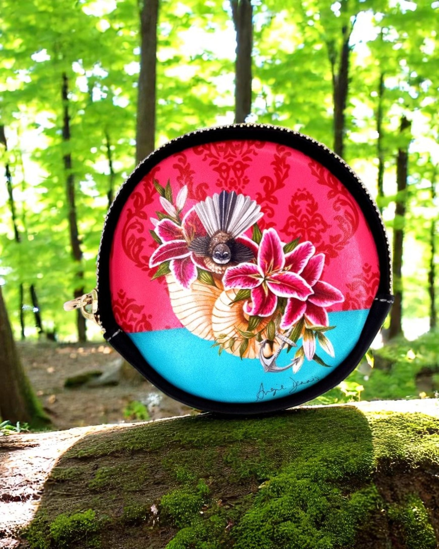 Fantails in Shell Coin Purse