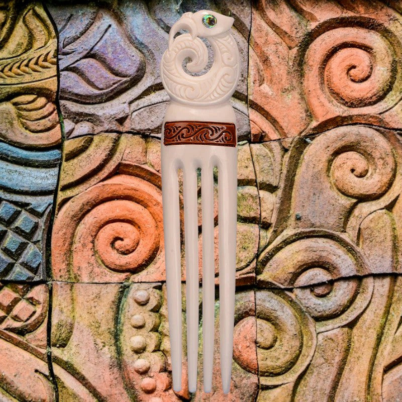 Large Heru with Manaia design