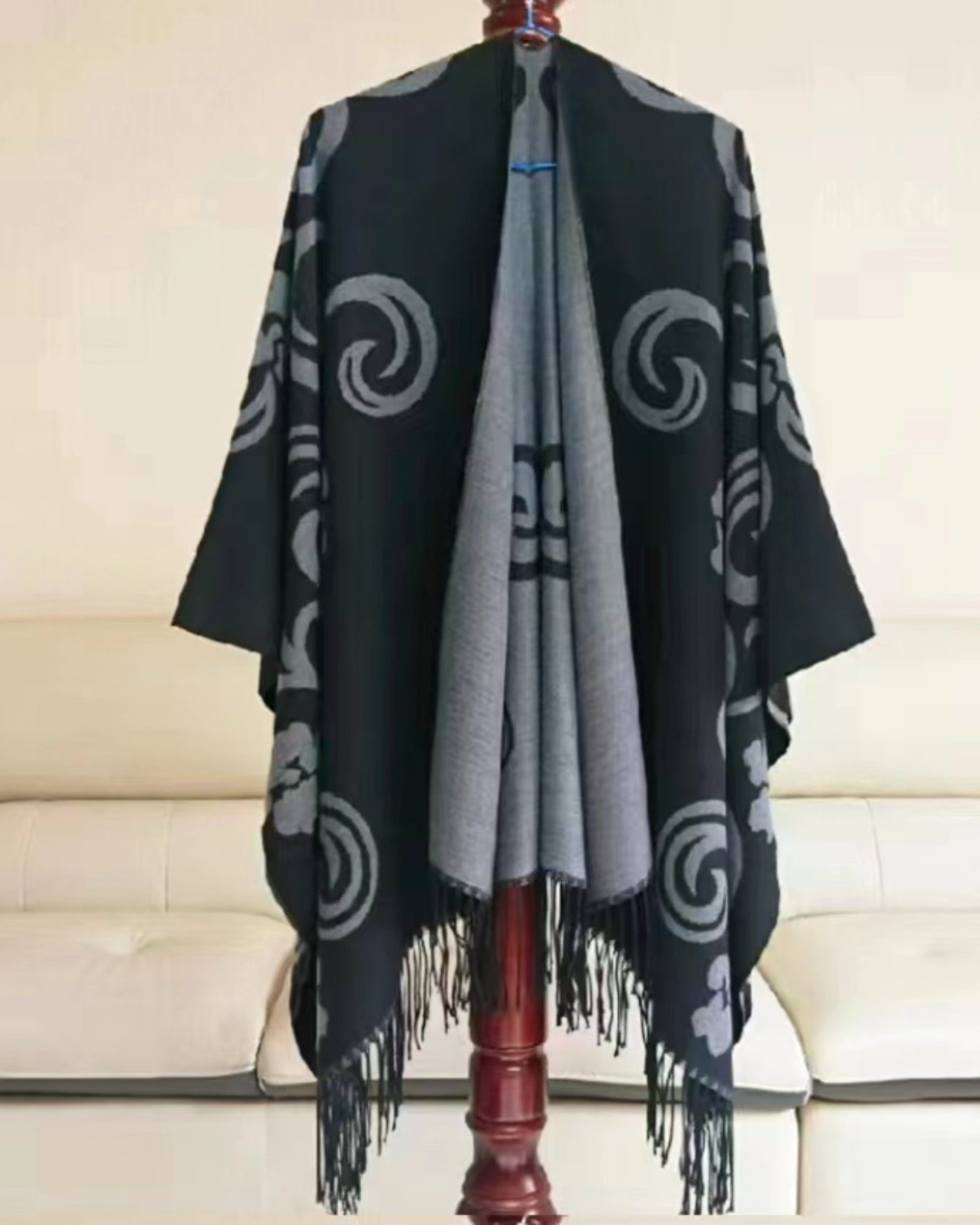 Cape with curls design Black