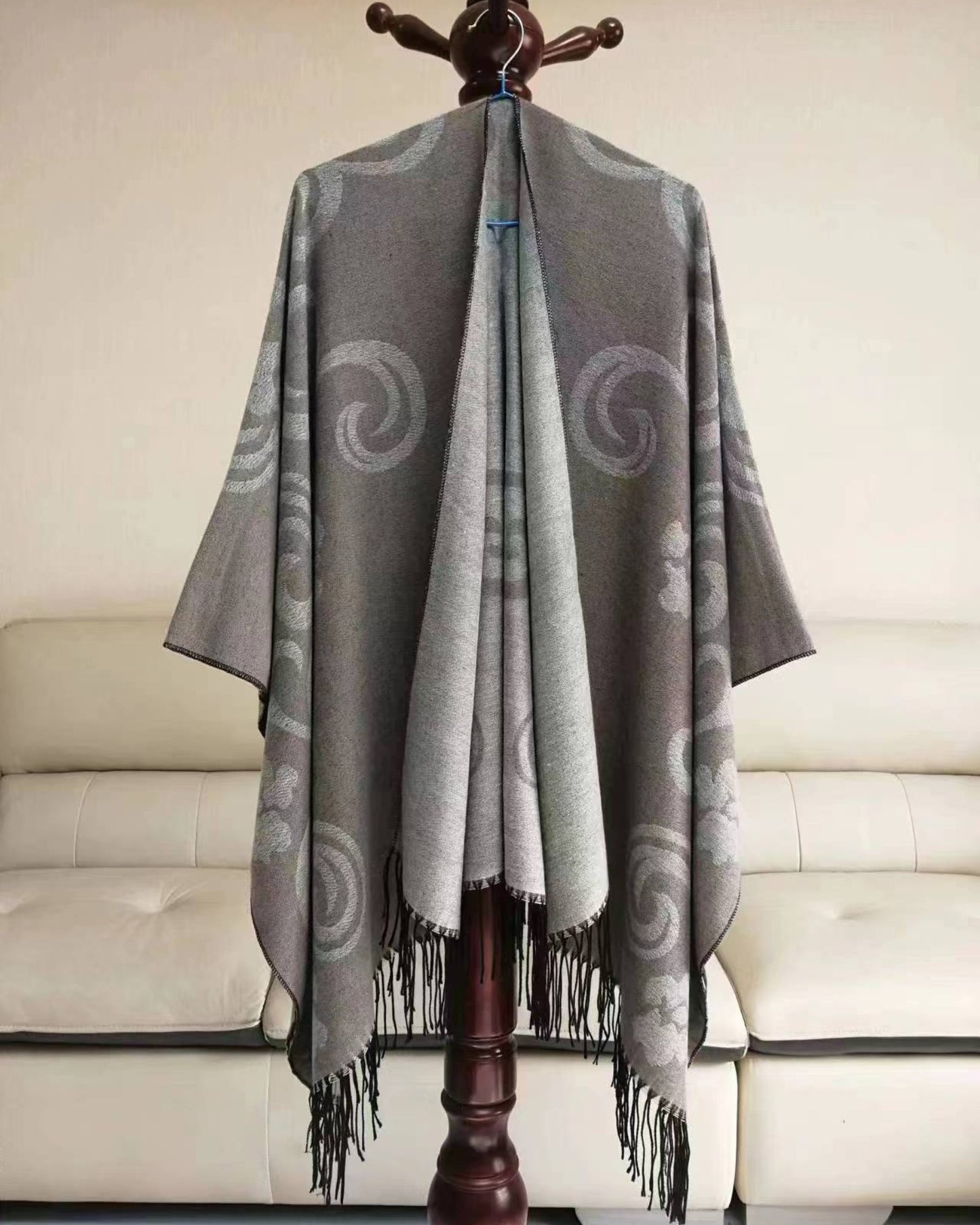 Cape with curls design Grey