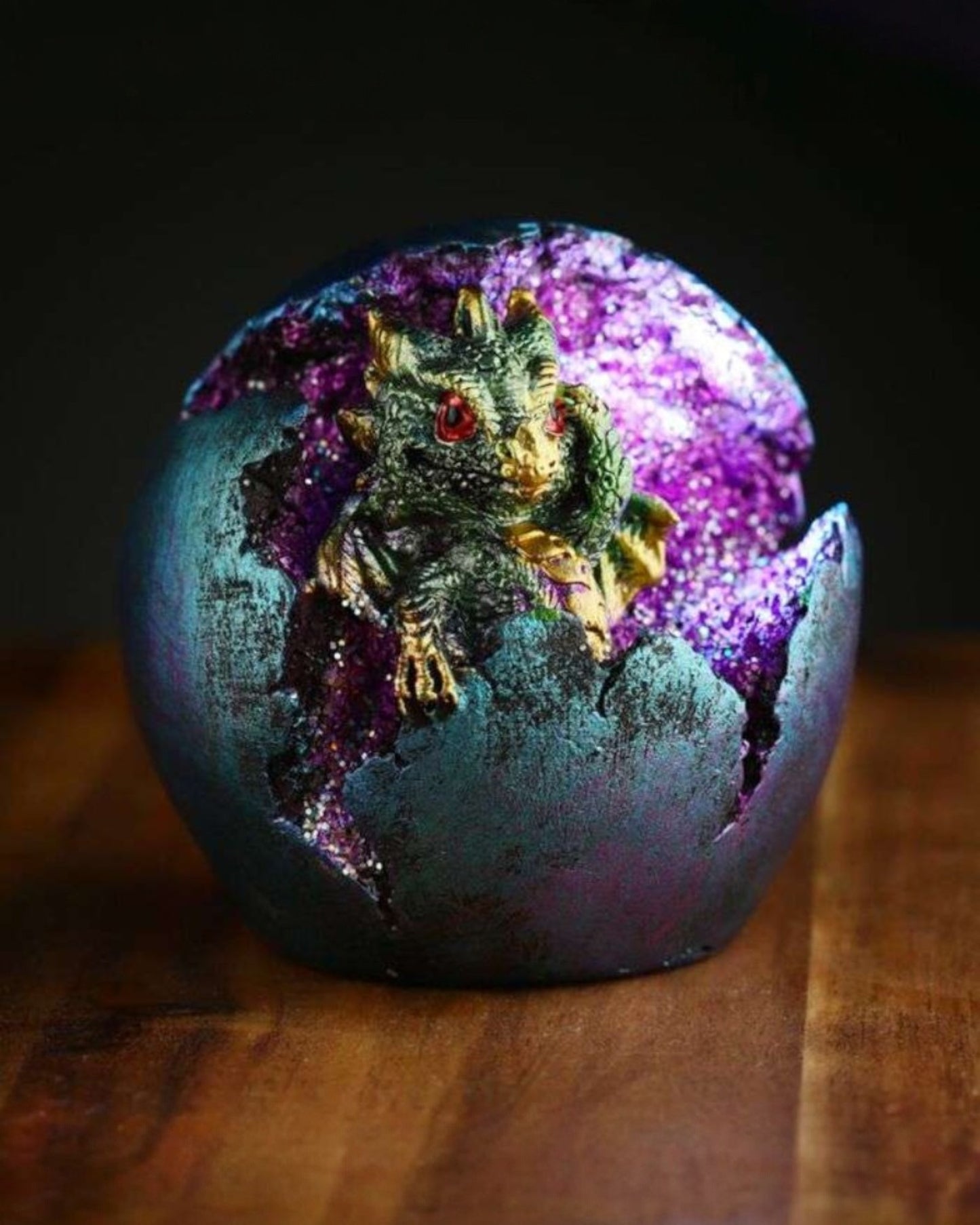 Baby Dragon LED Geode Hatching Dragon Egg
