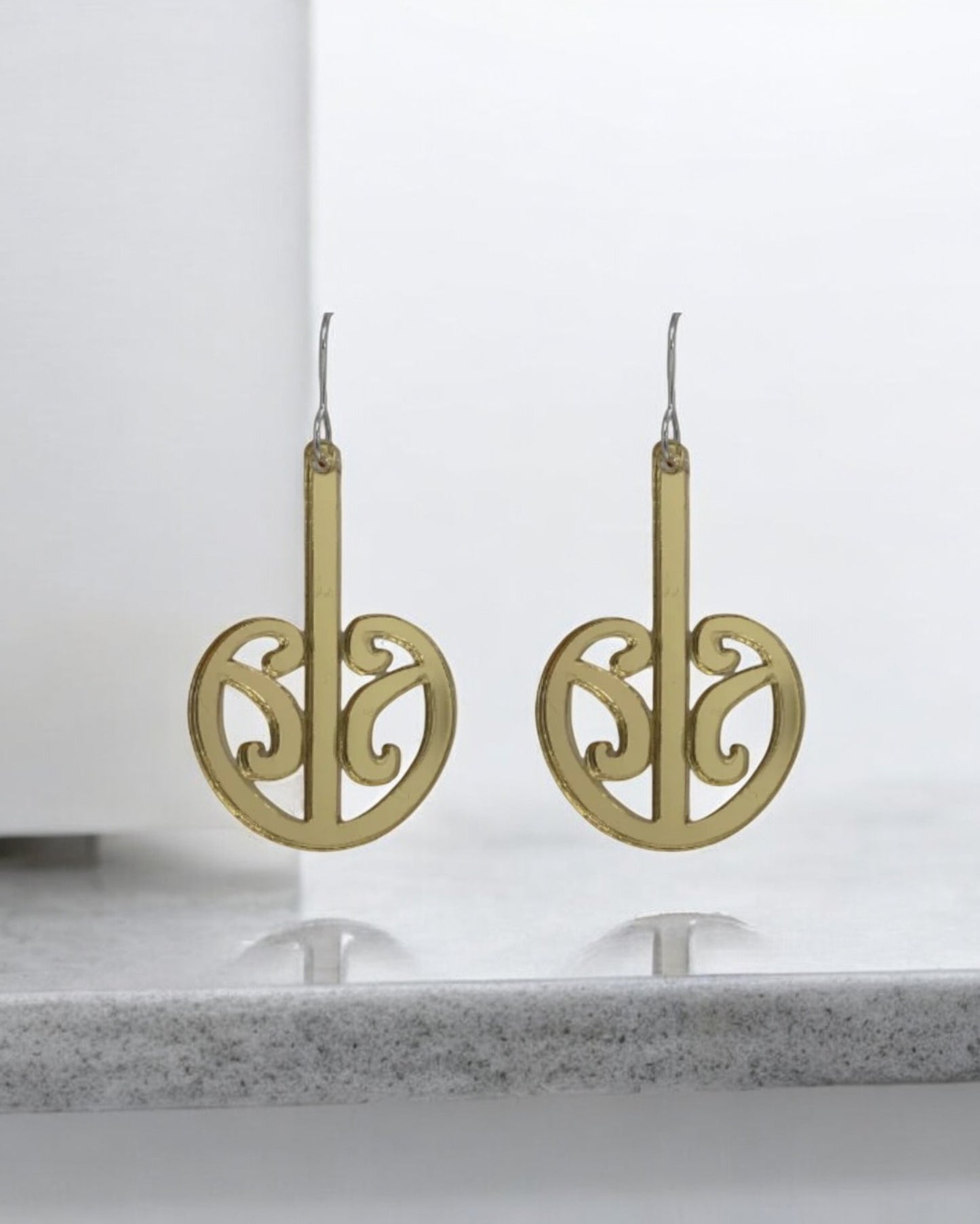 Tikitibu Earrings - Mangopare