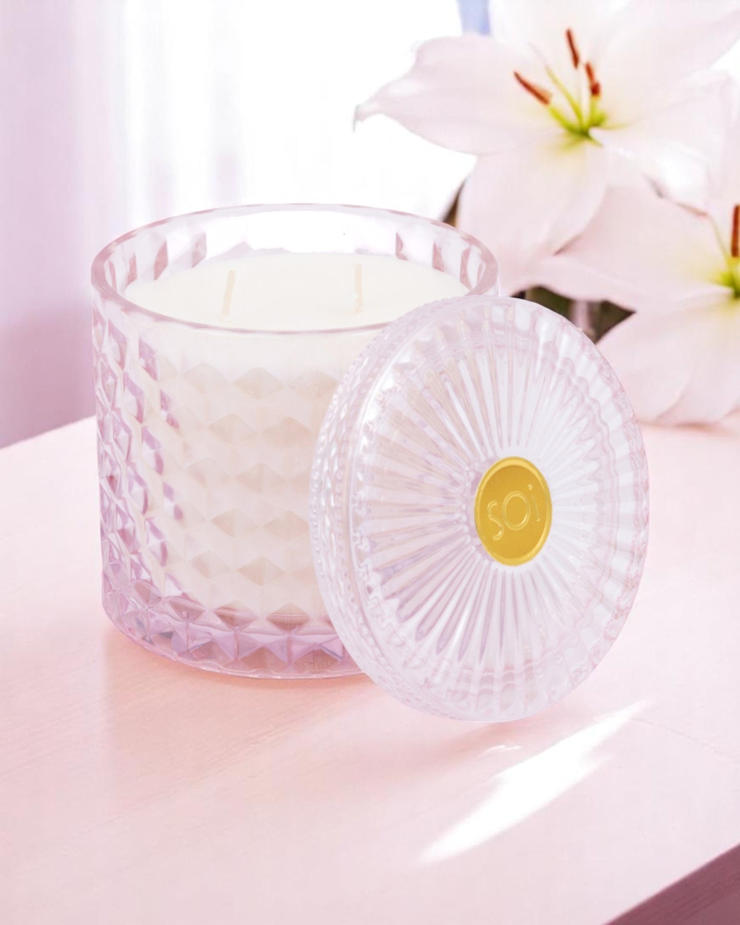 Champagne Lily Shimmer Candle 15oz