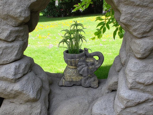 Garden Elephant Pot Holder