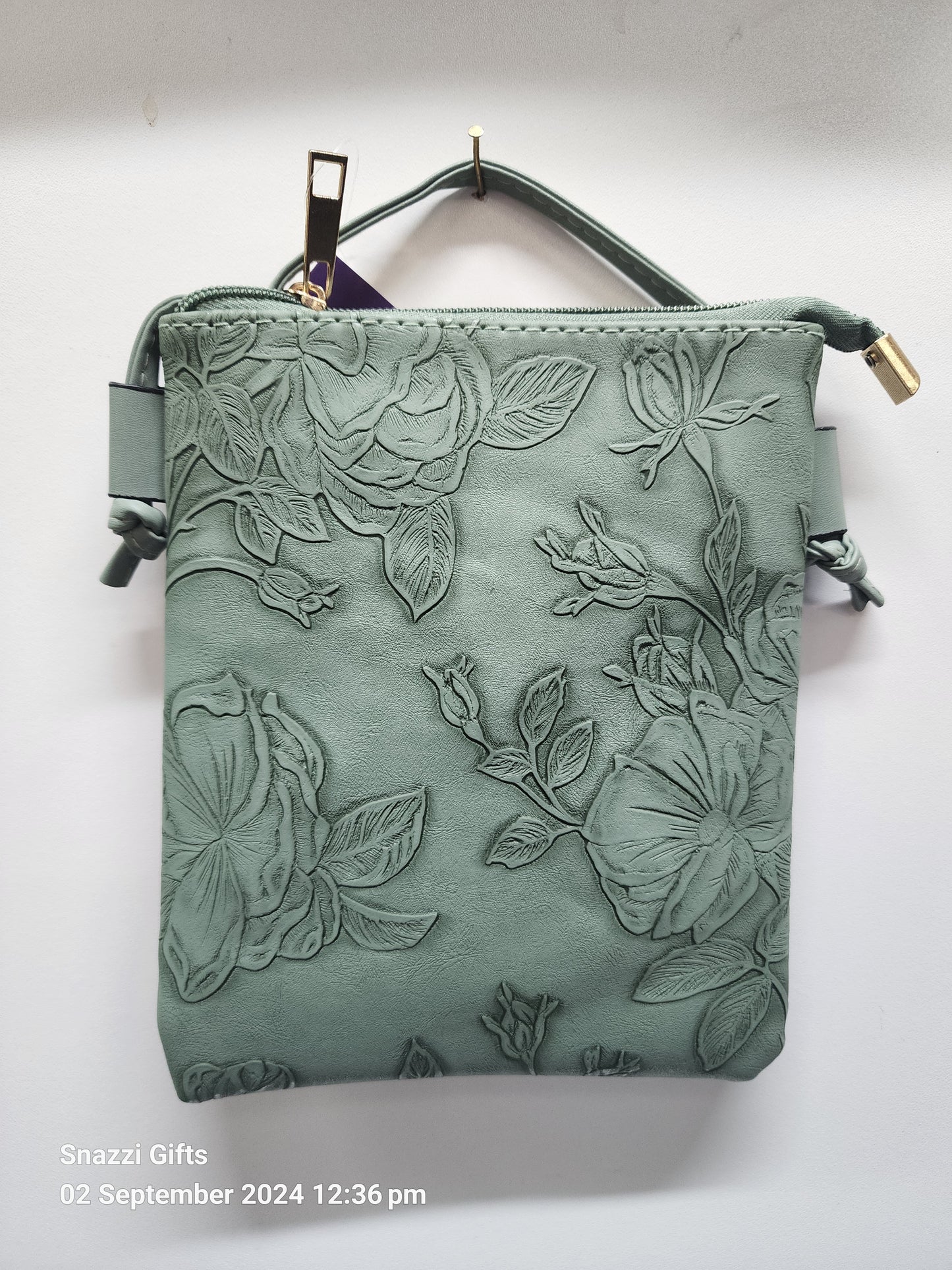 Hibiscus emboss Phone Bag Moss