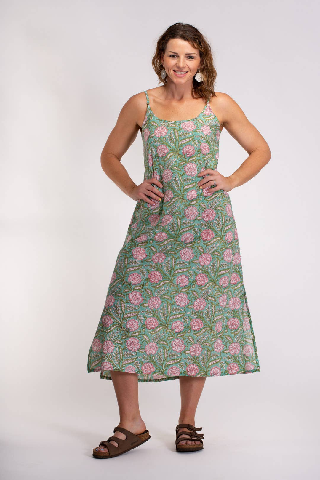 HAND BLOCKED PRINTED COTTON SLIP DRESS: Green/Pink / S/M