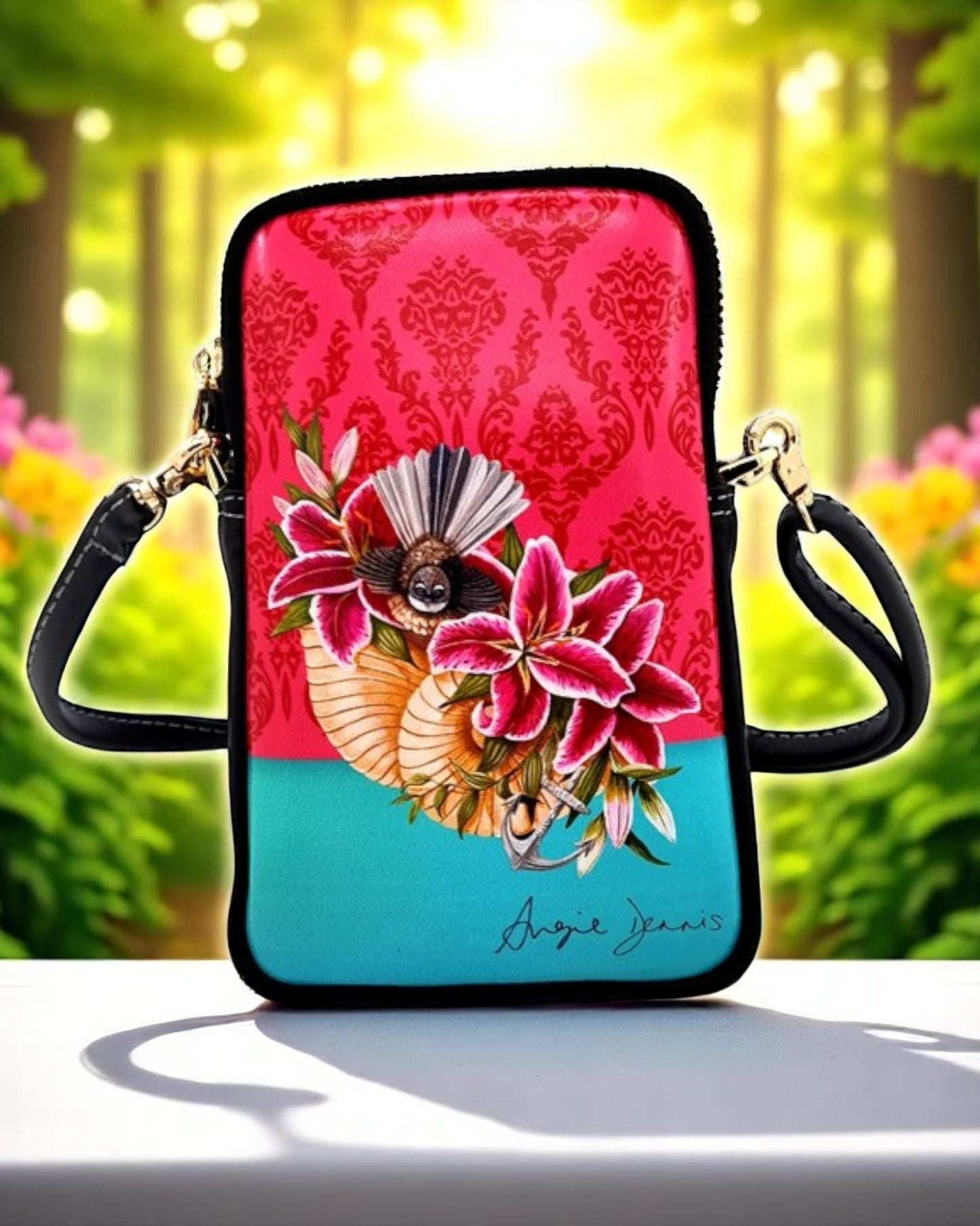 Fantail on Shells- Cell Phone Bag