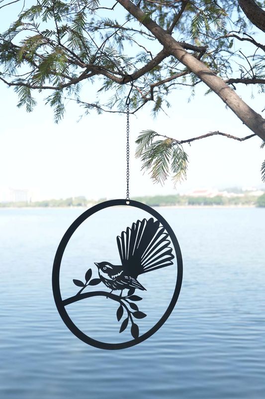 Hanging Oval Fantail