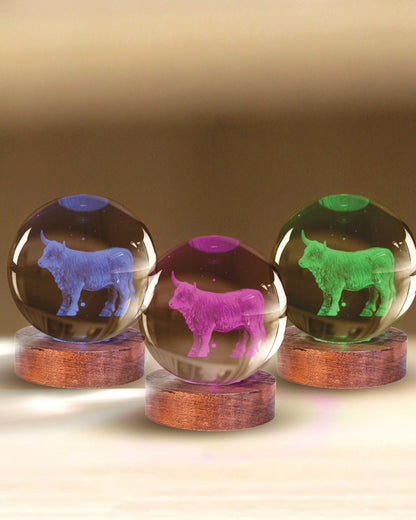 Highland Cow 3D Crystal Ball Lamp