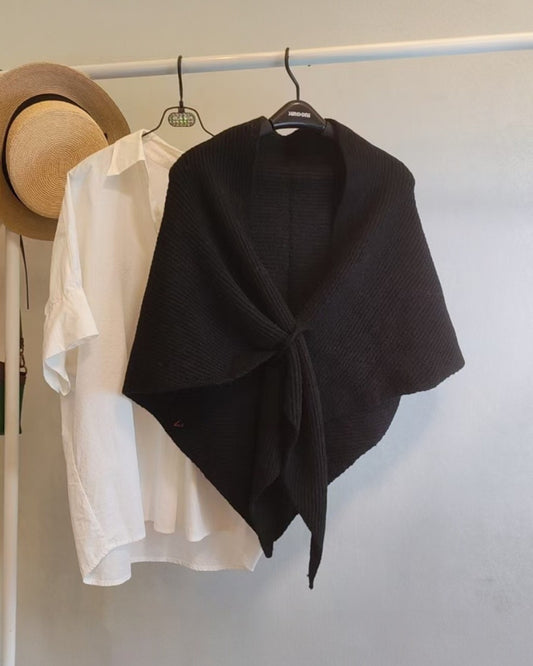 Lines Cape with pull through - BLACK