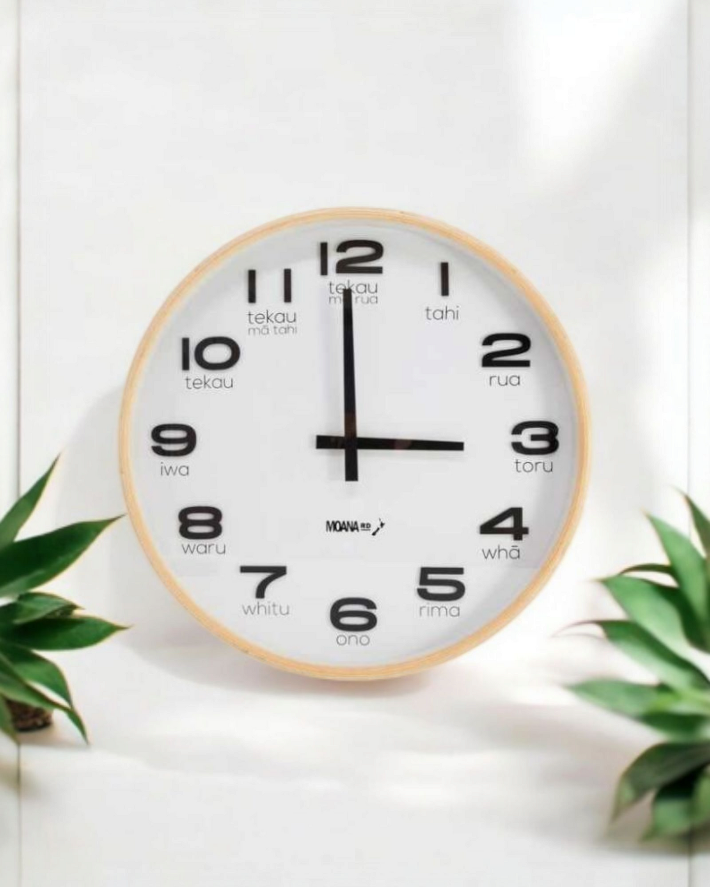 Large Te Reo Māori Clock