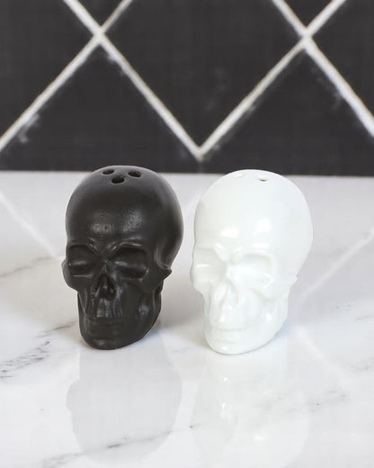 Skull Salt and Pepper Shakers NEW!