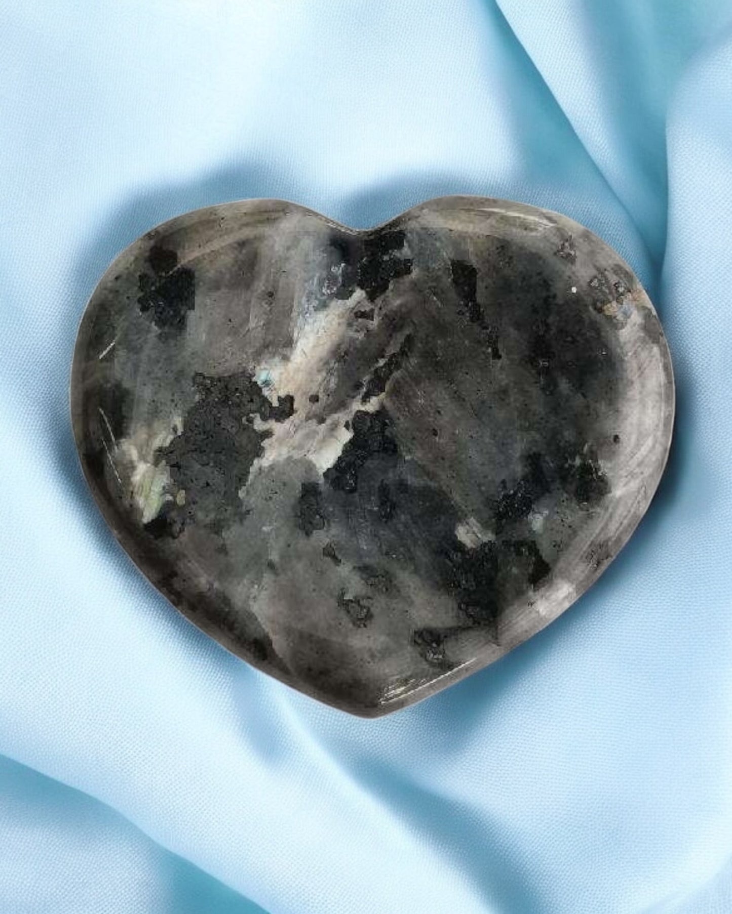 Larvakitee Worry Stone Heart