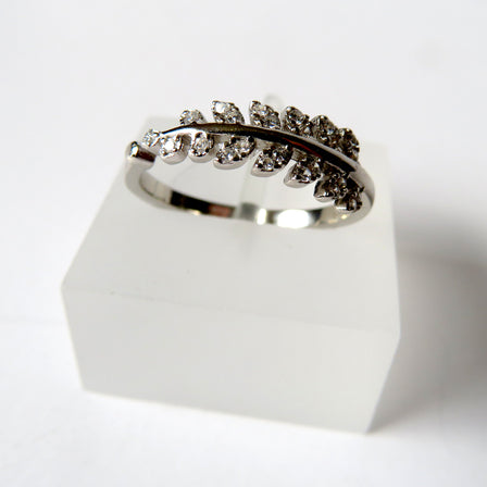 STERLING SILVER SPARKLY SILVER FERN RING