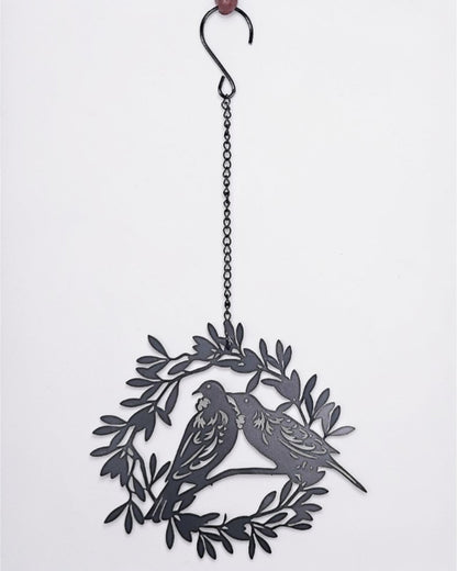 Metal Hanging Wreath Tuis