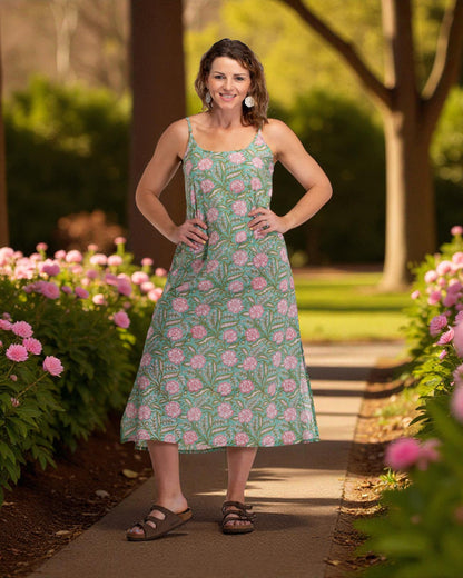 HAND BLOCKED PRINTED COTTON SLIP DRESS: Green/Pink / S/M