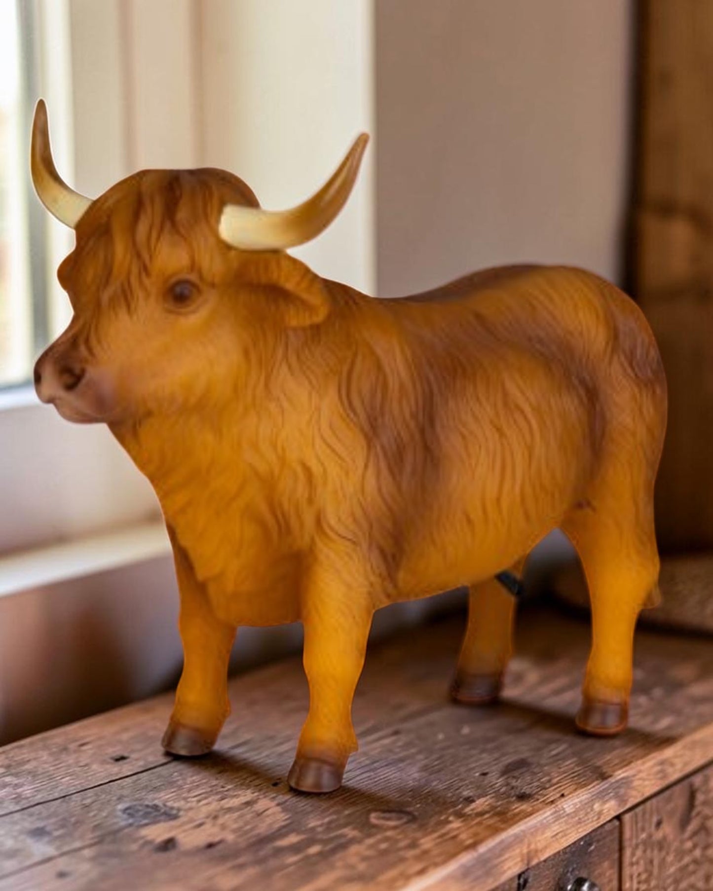 Highland Cow Table Lamp Version 2